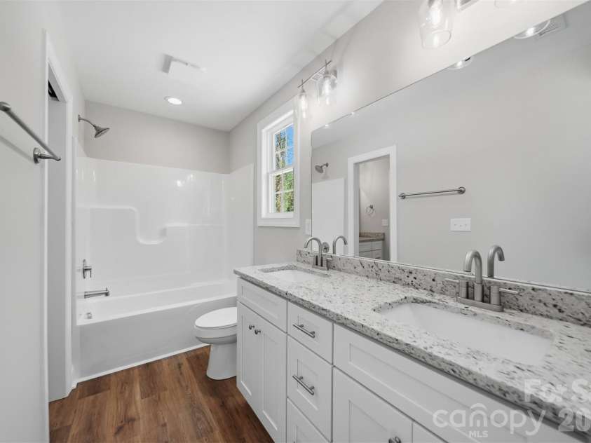 1294 18th Street, Hickory, NC 28601.  MLS# CAR4373574, YatesRealty ID 18520. 