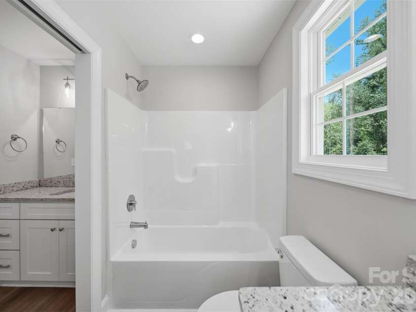 1294 18th Street, Hickory, NC 28601.  MLS# CAR4373574, YatesRealty ID 18520. 