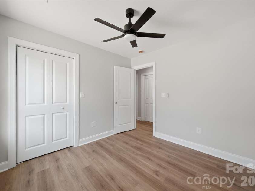1294 18th Street, Hickory, NC 28601.  MLS# CAR4373574, YatesRealty ID 18520. 