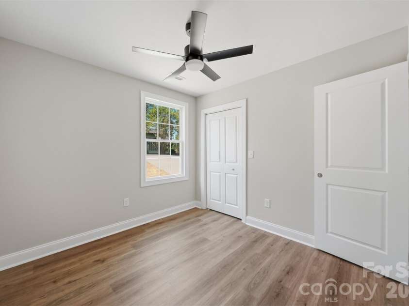 1294 18th Street, Hickory, NC 28601.  MLS# CAR4373574, YatesRealty ID 18520. 
