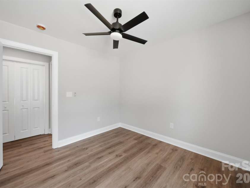 1294 18th Street, Hickory, NC 28601.  MLS# CAR4373574, YatesRealty ID 18520. 