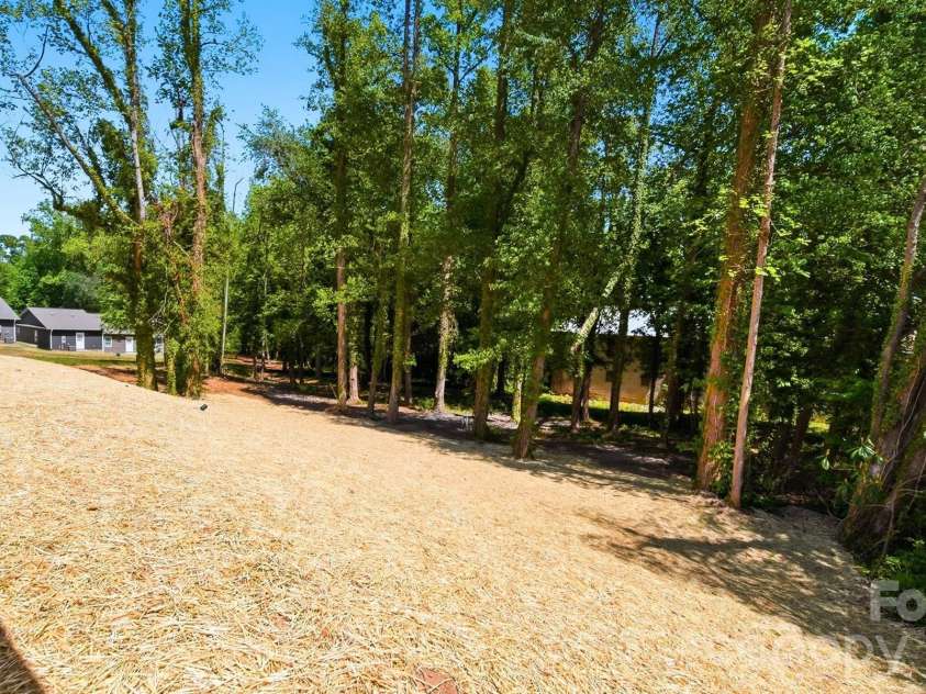 1294 18th Street, Hickory, NC 28601.  MLS# CAR4373574, YatesRealty ID 18520. 