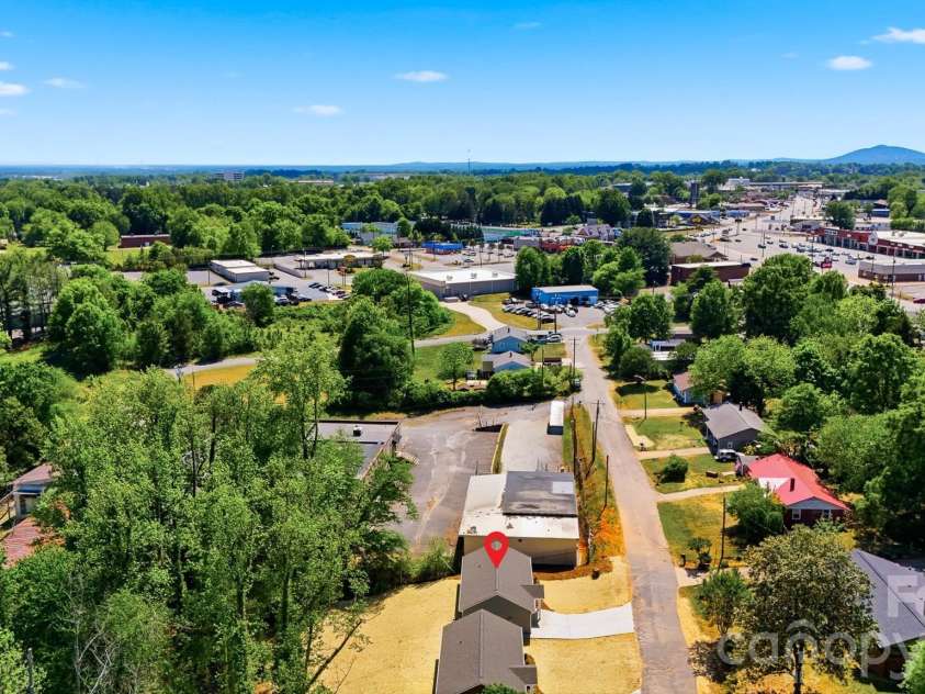 1294 18th Street, Hickory, NC 28601.  MLS# CAR4373574, YatesRealty ID 18520. 