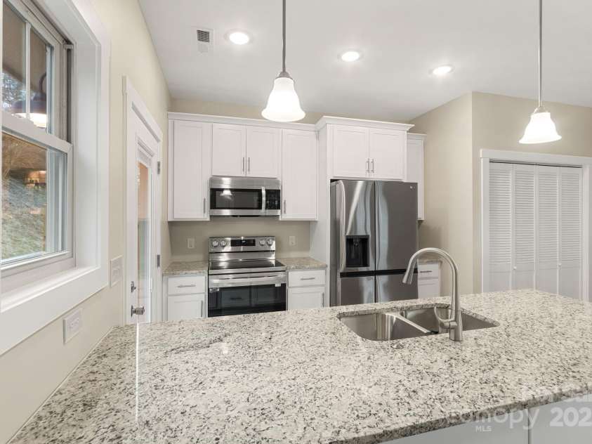 92 Wheeler Road, Weaverville, NC 28787.  MLS# CAR4193836, YatesRealty ID 18520. 