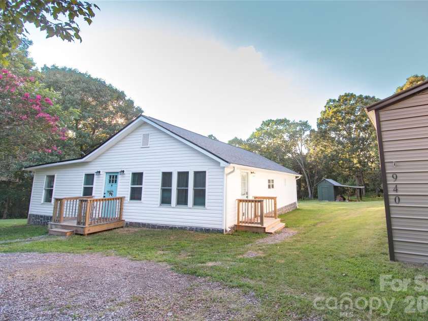 940 Guy Heavner Road, Lincolnton, NC 28092.  MLS# CAR4377471, YatesRealty ID 18521. 