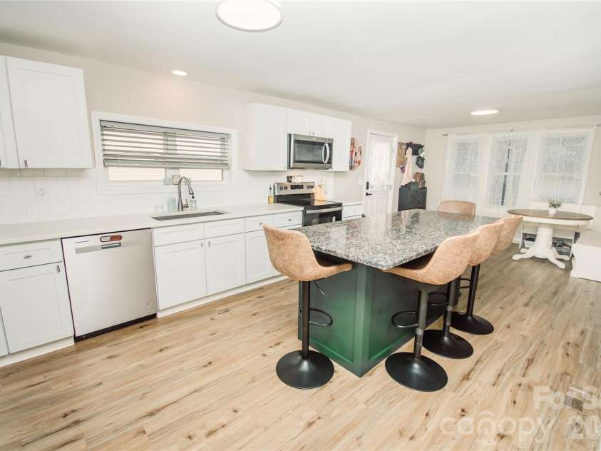940 Guy Heavner Road, Lincolnton, NC 28092.  MLS# CAR4377471, YatesRealty ID 18521. 