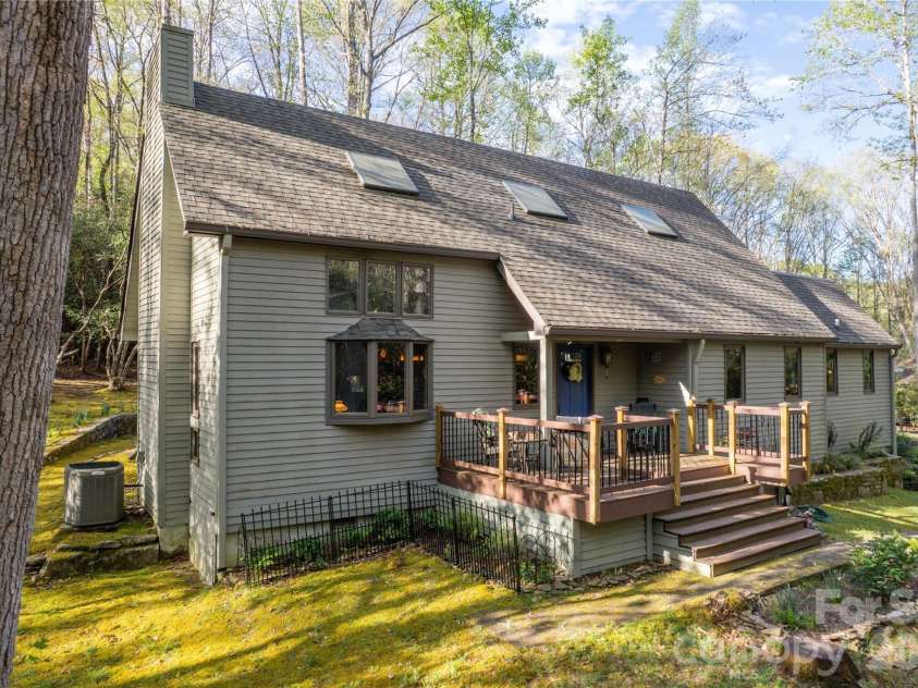 70 Aberdeen Lane, Pisgah Forest, NC 28768.  MLS# CAR4372037, YatesRealty ID 18522. 