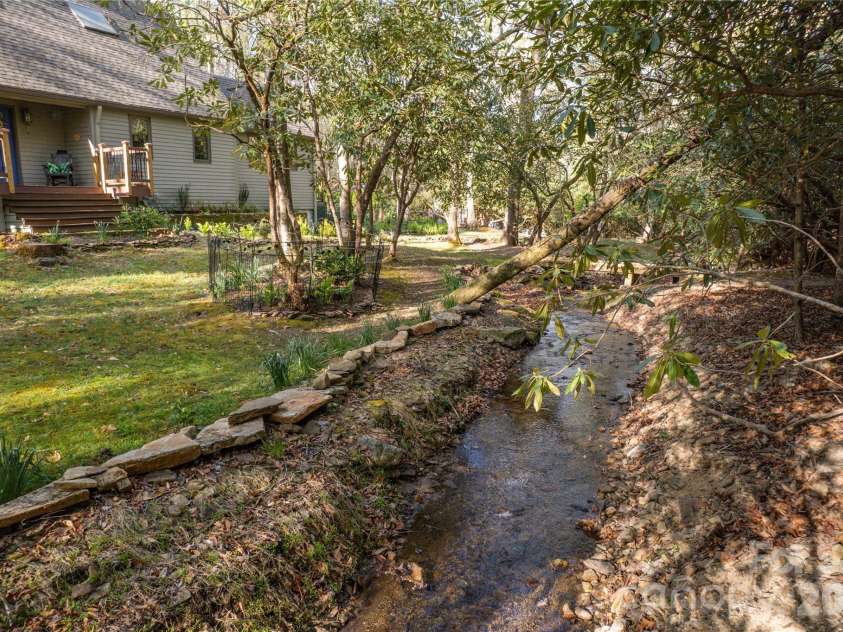 70 Aberdeen Lane, Pisgah Forest, NC 28768.  MLS# CAR4372037, YatesRealty ID 18522. 
