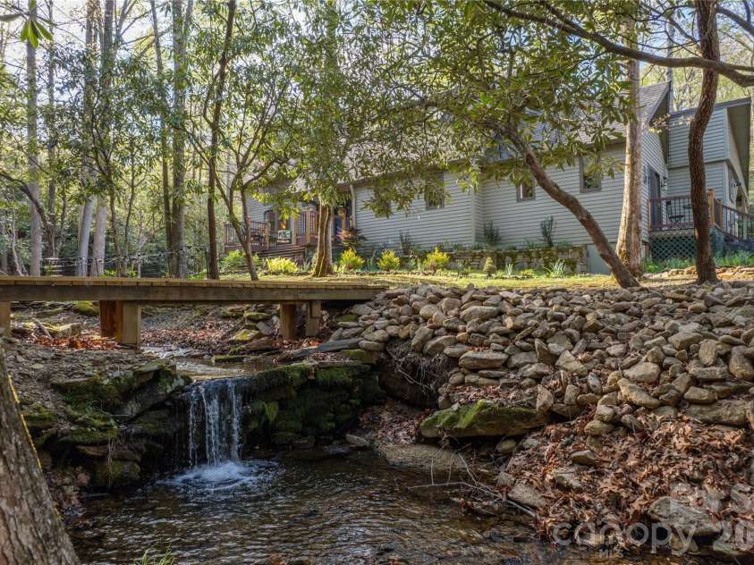 70 Aberdeen Lane, Pisgah Forest, NC 28768.  MLS# CAR4372037, YatesRealty ID 18522. 