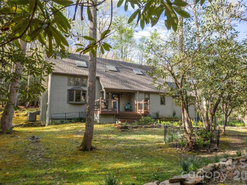 70 Aberdeen Lane, Pisgah Forest, NC 28768.  MLS# CAR4372037, YatesRealty ID 18522. 