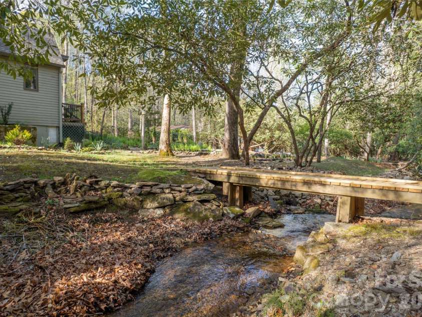70 Aberdeen Lane, Pisgah Forest, NC 28768.  MLS# CAR4372037, YatesRealty ID 18522. 