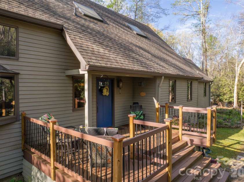 70 Aberdeen Lane, Pisgah Forest, NC 28768.  MLS# CAR4372037, YatesRealty ID 18522. 