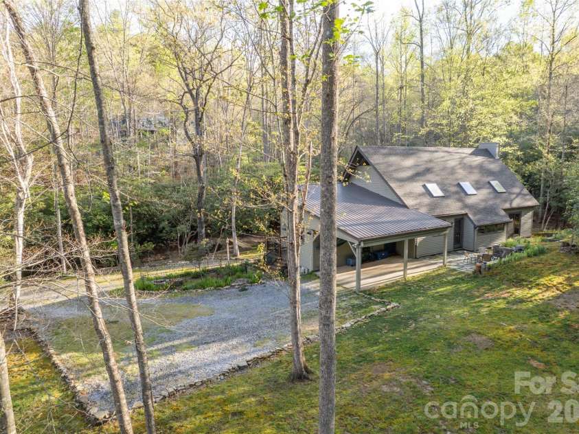 70 Aberdeen Lane, Pisgah Forest, NC 28768.  MLS# CAR4372037, YatesRealty ID 18522. 
