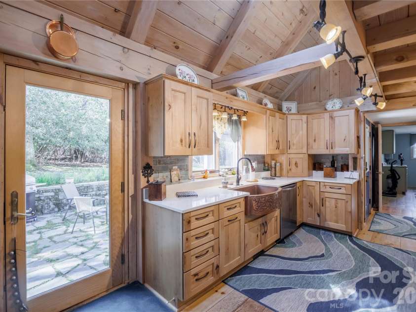 70 Aberdeen Lane, Pisgah Forest, NC 28768.  MLS# CAR4372037, YatesRealty ID 18522. 