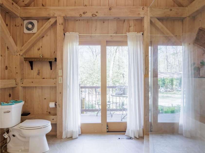 70 Aberdeen Lane, Pisgah Forest, NC 28768.  MLS# CAR4372037, YatesRealty ID 18522. Primary bath