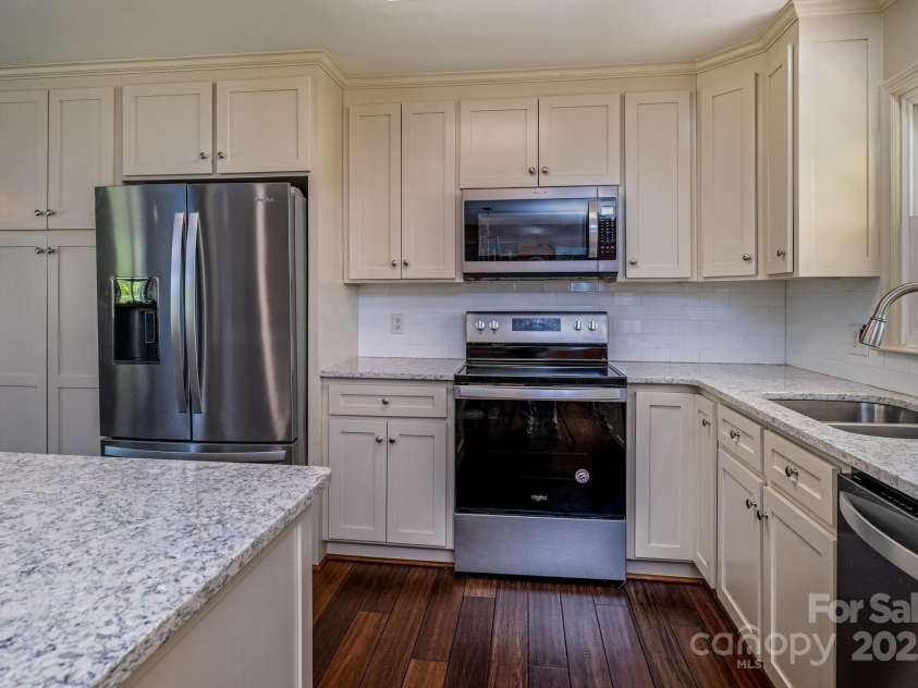 153 Coachman Loop, Statesville, NC 28625.  MLS# CAR4248344, YatesRealty ID 18523. 