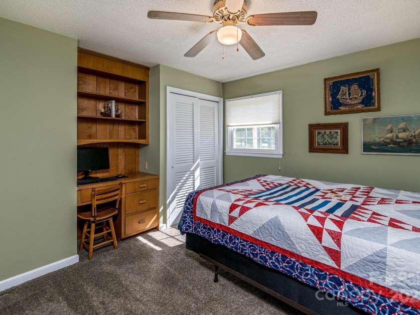 153 Coachman Loop, Statesville, NC 28625.  MLS# CAR4248344, YatesRealty ID 18523. 