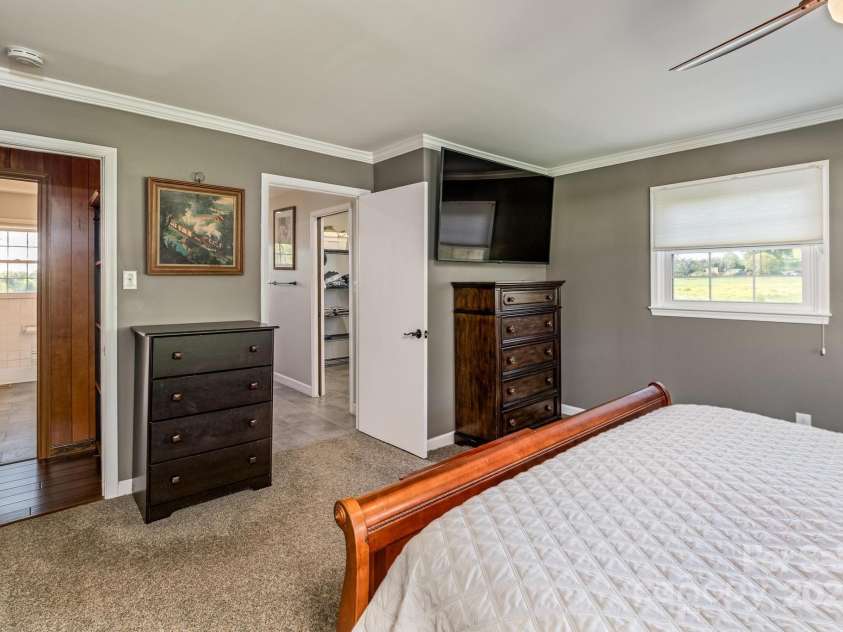 153 Coachman Loop, Statesville, NC 28625.  MLS# CAR4248344, YatesRealty ID 18523. 