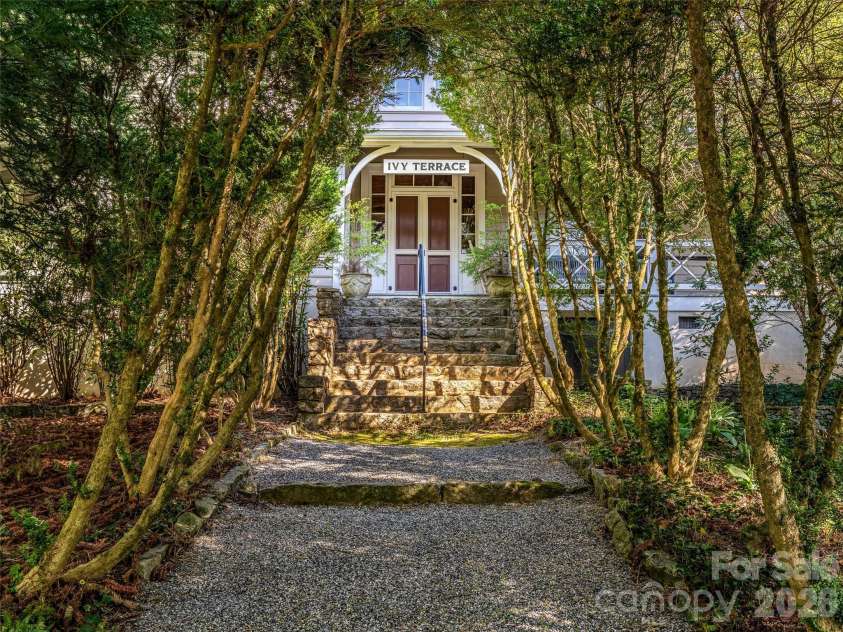 300 Ivy Terrace Drive, Saluda, NC 28773.  MLS# CAR4371193, YatesRealty ID 18523. 