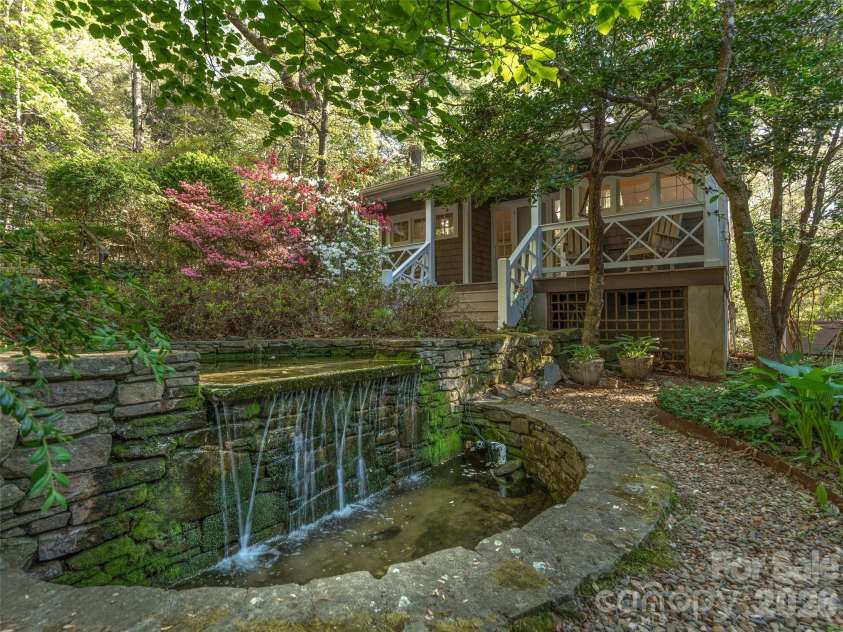 300 Ivy Terrace Drive, Saluda, NC 28773.  MLS# CAR4371193, YatesRealty ID 18523. 