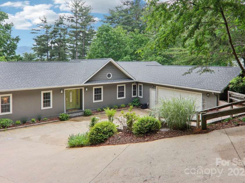 17 Azalea Terrace, Asheville, NC 28803.  MLS# CAR4261005, YatesRealty ID 18525. 