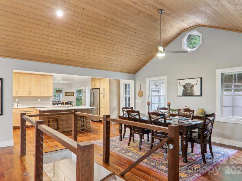 17 Azalea Terrace, Asheville, NC 28803.  MLS# CAR4261005, YatesRealty ID 18525. 