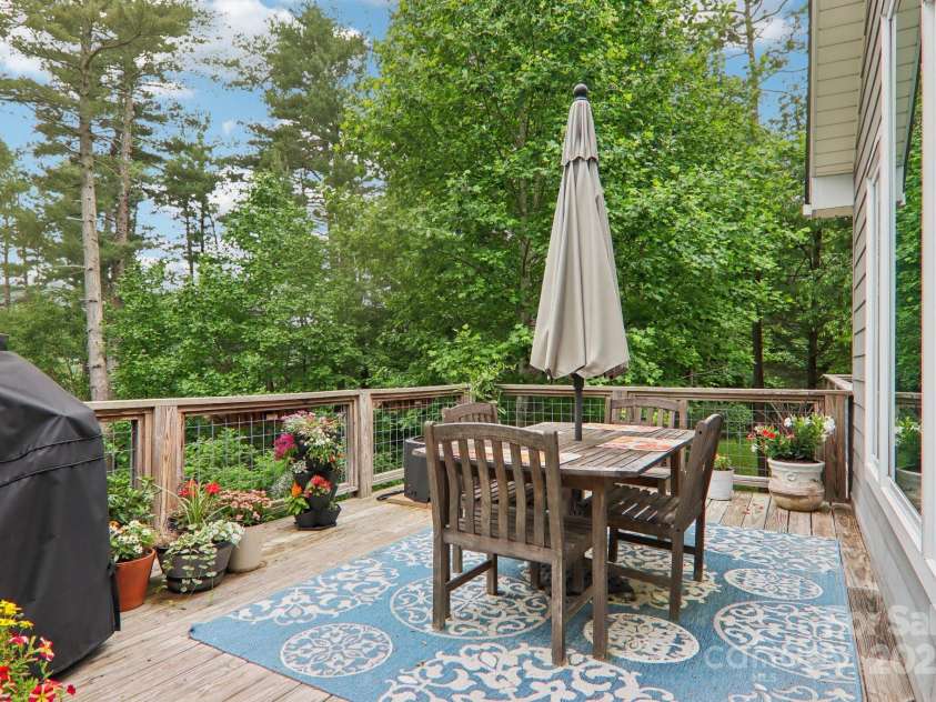 17 Azalea Terrace, Asheville, NC 28803.  MLS# CAR4261005, YatesRealty ID 18525. 