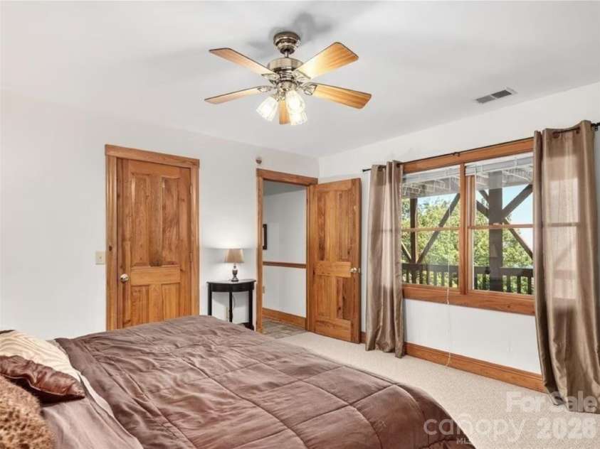 505 Middle Top Loop, Maggie Valley, NC 28751.  MLS# CAR4365576, YatesRealty ID 18525. 