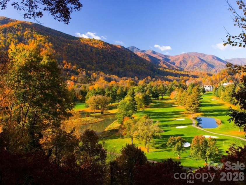 505 Middle Top Loop, Maggie Valley, NC 28751.  MLS# CAR4365576, YatesRealty ID 18525. 