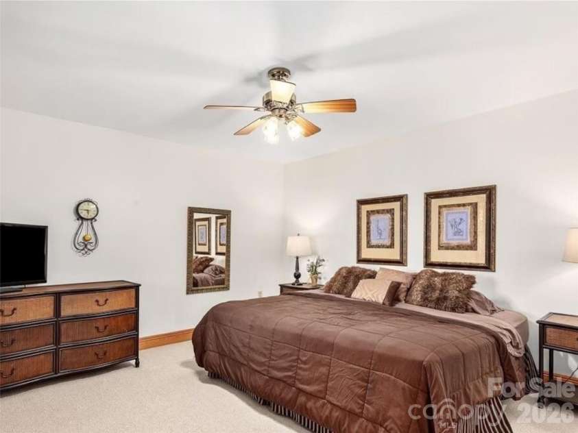 505 Middle Top Loop, Maggie Valley, NC 28751.  MLS# CAR4365576, YatesRealty ID 18525. 