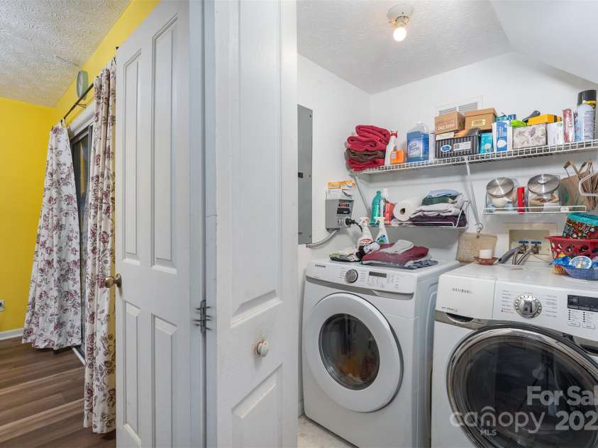 195 Prospectors Trail, Black Mountain, NC 28711.  MLS# CAR4227099, YatesRealty ID 18526. 