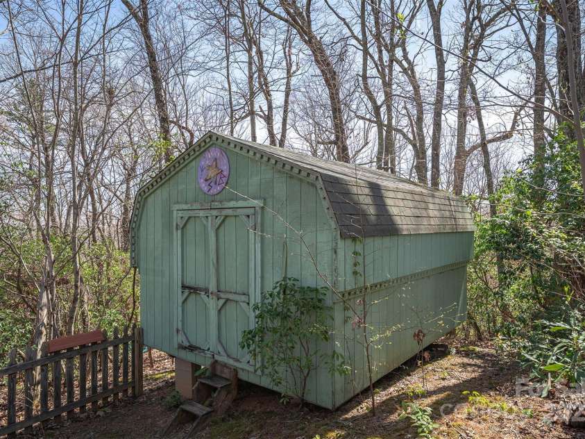 195 Prospectors Trail, Black Mountain, NC 28711.  MLS# CAR4227099, YatesRealty ID 18526. 