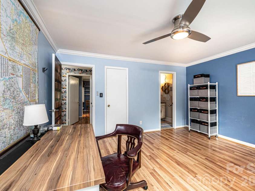 826 6th Street, Hickory, NC 28601.  MLS# CAR4371889, YatesRealty ID 18526. 