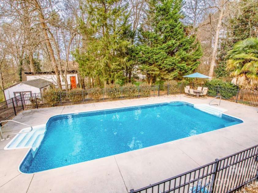 124 Cedar Woods Drive, Mooresville, NC 28117.  MLS# CAR4357080, YatesRealty ID 18527. 