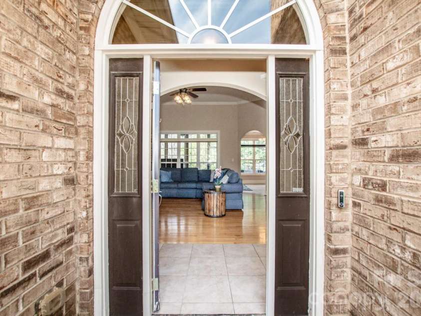 124 Cedar Woods Drive, Mooresville, NC 28117.  MLS# CAR4357080, YatesRealty ID 18527. 