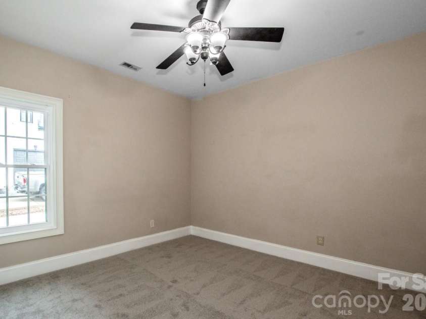 124 Cedar Woods Drive, Mooresville, NC 28117.  MLS# CAR4357080, YatesRealty ID 18527. 