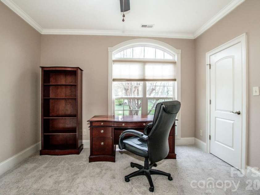 124 Cedar Woods Drive, Mooresville, NC 28117.  MLS# CAR4357080, YatesRealty ID 18527. 