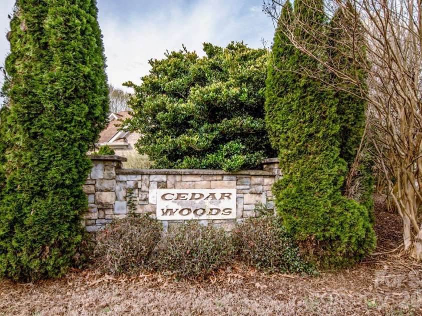 124 Cedar Woods Drive, Mooresville, NC 28117.  MLS# CAR4357080, YatesRealty ID 18527. 