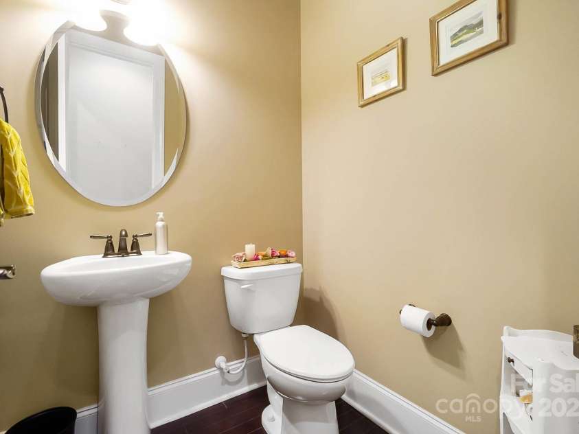 9735 Wheatfield Road, Charlotte, NC 28277.  MLS# CAR4253750, YatesRealty ID 18527. 1st floor half bath