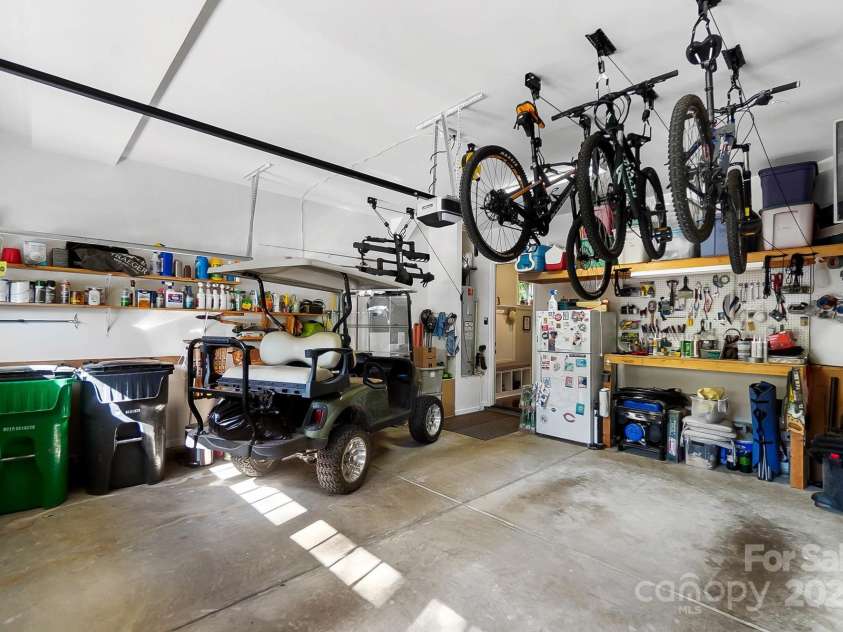 9735 Wheatfield Road, Charlotte, NC 28277.  MLS# CAR4253750, YatesRealty ID 18527. 2 car garage with plenty of space