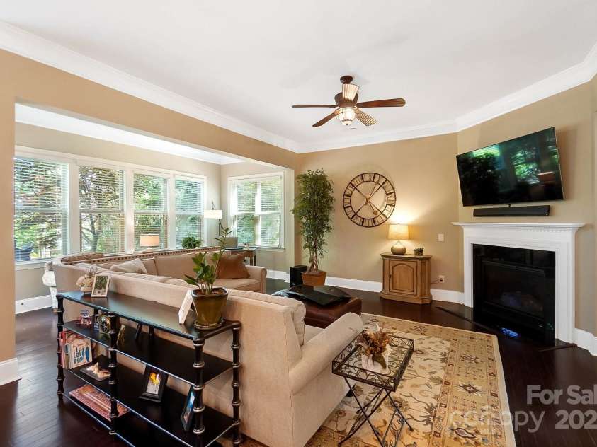 9735 Wheatfield Road, Charlotte, NC 28277.  MLS# CAR4253750, YatesRealty ID 18527. Living Room