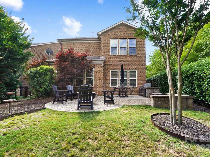 9735 Wheatfield Road, Charlotte, NC 28277.  MLS# CAR4253750, YatesRealty ID 18527. Rear yard