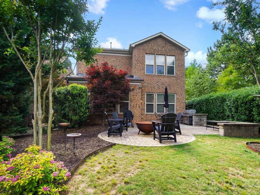 9735 Wheatfield Road, Charlotte, NC 28277.  MLS# CAR4253750, YatesRealty ID 18527. Rear yard