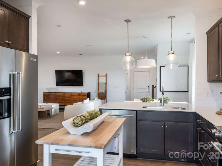 14015 Penbury Lane, Charlotte, NC 28278.  MLS# CAR4252901, YatesRealty ID 18528. Representative Photo Only