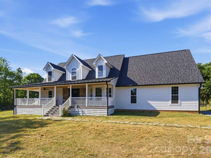 7332 Bailywick Drive, Waxhaw, NC 28173.  MLS# CAR4365077, YatesRealty ID 18528. 