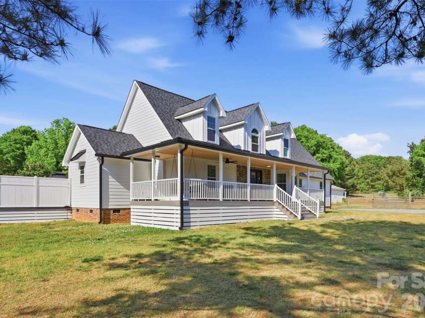 7332 Bailywick Drive, Waxhaw, NC 28173.  MLS# CAR4365077, YatesRealty ID 18528. 