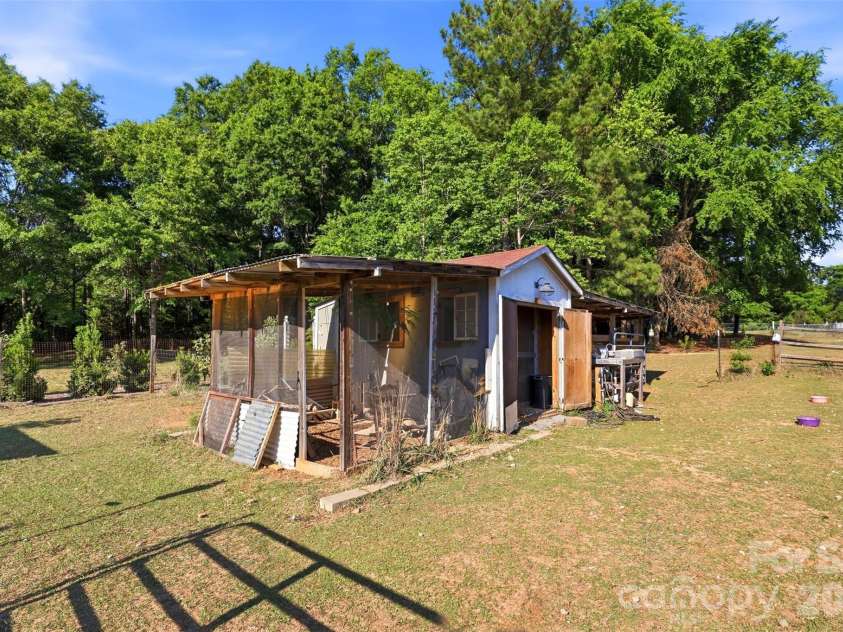 7332 Bailywick Drive, Waxhaw, NC 28173.  MLS# CAR4365077, YatesRealty ID 18528. 