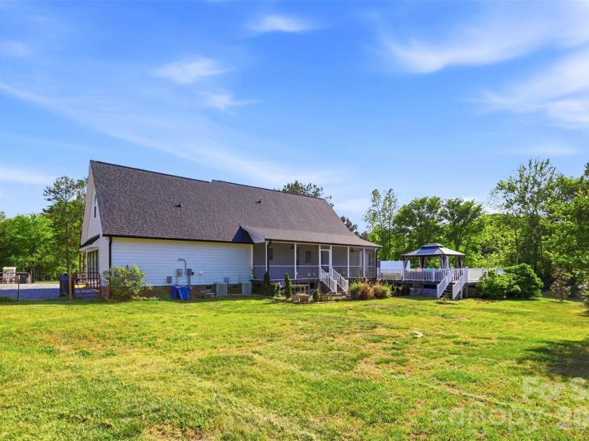 7332 Bailywick Drive, Waxhaw, NC 28173.  MLS# CAR4365077, YatesRealty ID 18528. 