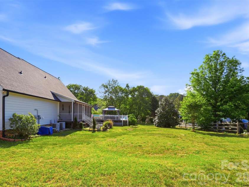 7332 Bailywick Drive, Waxhaw, NC 28173.  MLS# CAR4365077, YatesRealty ID 18528. 
