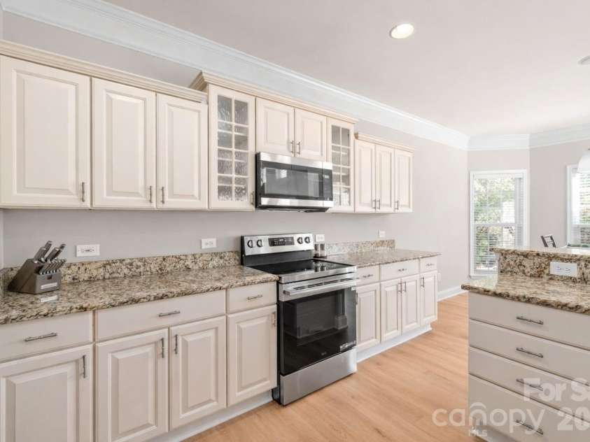 11131 Mccamie Hill Place, Concord, NC 28025.  MLS# CAR4353791, YatesRealty ID 18529. 